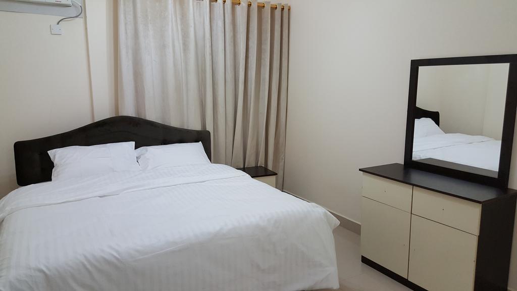 Golden Seasons Furnished Apartment Σαλάλα Εξωτερικό φωτογραφία