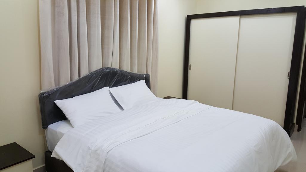 Golden Seasons Furnished Apartment Σαλάλα Εξωτερικό φωτογραφία